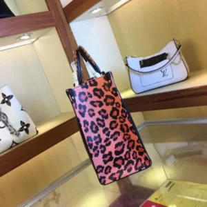 replica-aaa-louis-vuitton-leopard-print-sides-onthego-blackbrown