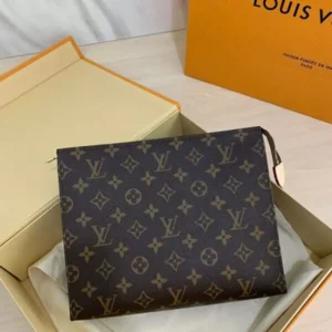 replica-aaa-louis-vuitton-toiletry-pouch-26-m47542