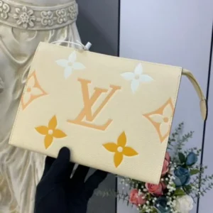 replica-aaa-louis-vuitton-toiletry-pouch-26-m80504